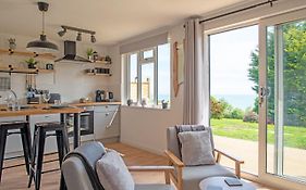 The Jolly Lodge-Sea Views-Free Parking